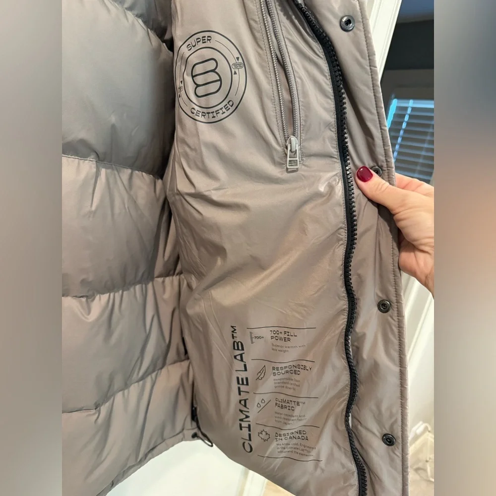 Aritzia Super Puff - Picture 4 of 4